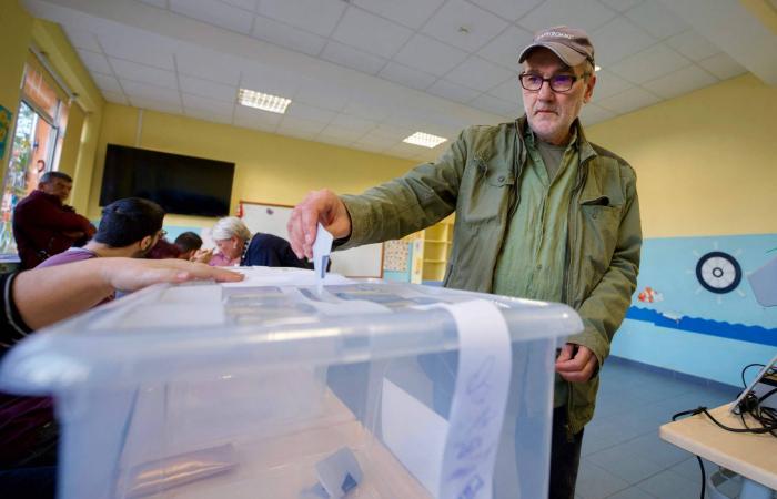 بلغاريا
      تجري
      ثامن
      انتخابات
      برلمانية
      في
      5
      سنوات