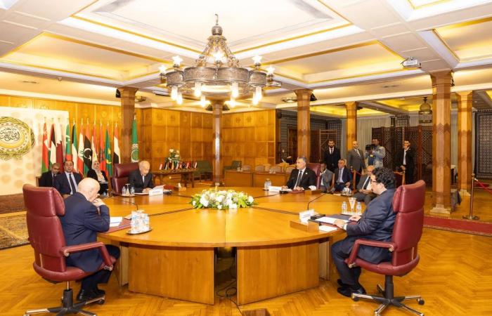 القائد
      المنشق
      من
      «الدعم
      السريع»
      يصل
      مناطق
      الجيش
      السوداني