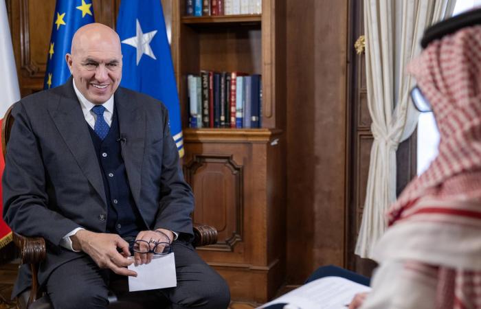 ملك
      البحرين
      يكلّف
      ولي
      العهد
      محاسبة
      المتورطين
      بـ«المساس
      بأمن
      الوطن»