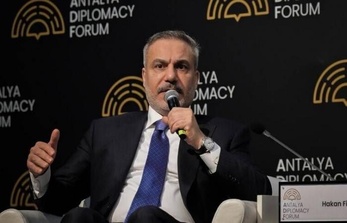 الشرطة
      البريطانية:
      شبهات
      بضلوع
      وكلاء
      إيرانيين
      في
      حرائق
      بمواقع
      يهودية