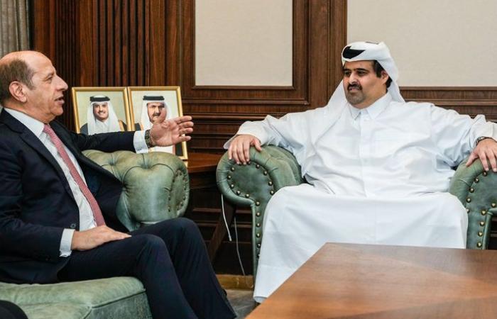  الرئيس التنفيذي للمؤسسة القطرية للإعلام يجتمع مع السفير الأردني