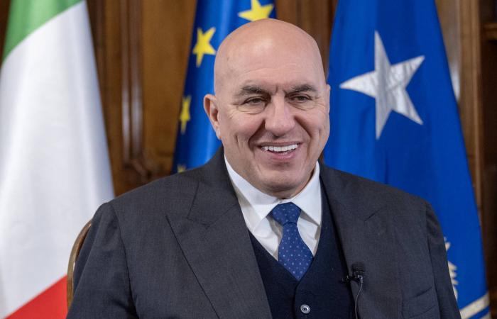 وزير
      الدفاع
      الإيطالي
      لـ«الشرق
      الأوسط»:
      نقاشات
      لتوسيع
      مهمة
      «أسبيدس»
      لتشمل
      مضيق
      هرمز