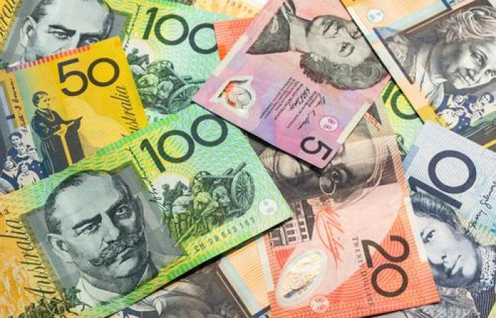 تصنيف
      2026
      يكشف
      أجمل
      عملات
      العالم..
      فأين
      جاءت
      العملة
      الكندية؟