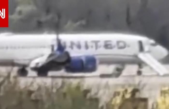 متابعة: "قنبلة محتملة".. أصوات تنبيه مشبوهة تُجبر رحلة طيران أمريكية على تغيير مسارها