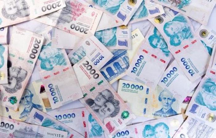 تصنيف
      2026
      يكشف
      أجمل
      عملات
      العالم..
      فأين
      جاءت
      العملة
      الكندية؟