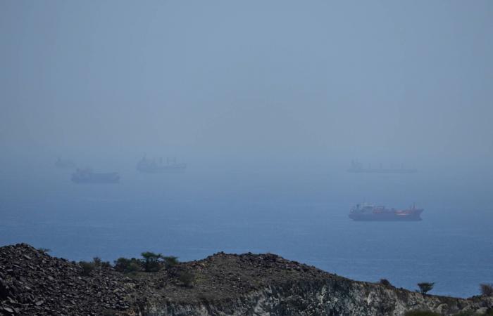 الإيرانيون
      يخشون
      من
      تفاقم
      الضغوط
      بعد
      الحرب
      وحملة
      القمع