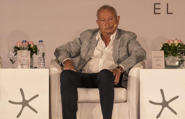 "خايف يبوظ".. نجيب ساويرس يعلق "ساخرا" على فتح وإغلاق مضيق هرمز