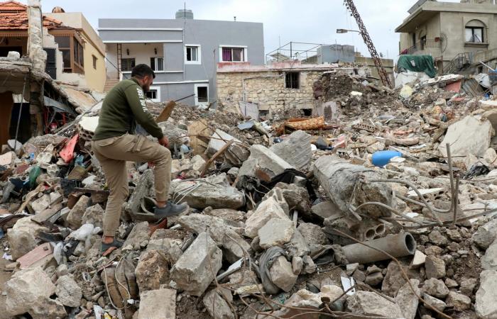 صورة تظهر جنديا إسرائيليا يُلحق أضرارا بتمثال للمسيح في لبنان والجيش يعلق