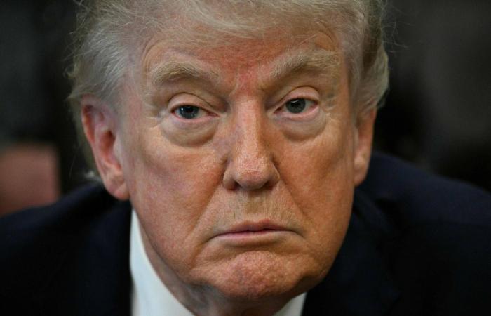 خبراء
      يفجرون
      قنبلة
      من
      الحرب
      العالمية
      الثانية
      قرب
      باريس
      بعد
      تعذر
      تعطيلها