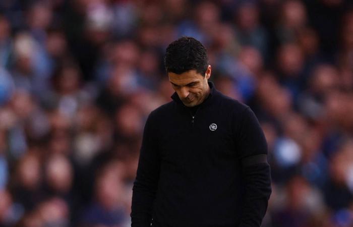 كيف
      أضاع
      آرسنال
      لقب
      الدوري
      الإنجليزي
      في
      مرات
      سابقة؟