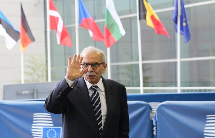 المستوطنون
      يقتلون
      فلسطينيين
      في
      استهداف
      لمدرسة
      قرب
      رام
      الله