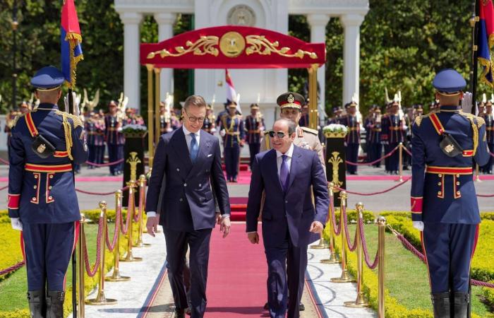 أول
      زيارة
      لرئيس
      فنلندي
      إلى
      مصر
      منذ
      17
      عاماً
      تفتح
      آفاقاً
      تجارية
      واستثمارية