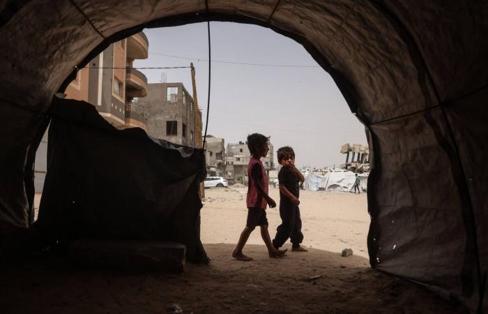 ماكرون:
      فرنسا
      ملتزمة
      بدعم
      وقف
      النار
      في
      لبنان