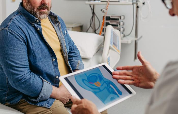 التهاب البروستاتا لدى الرجال..ما أسبابه وأبرز طرق العناية في المنزل؟