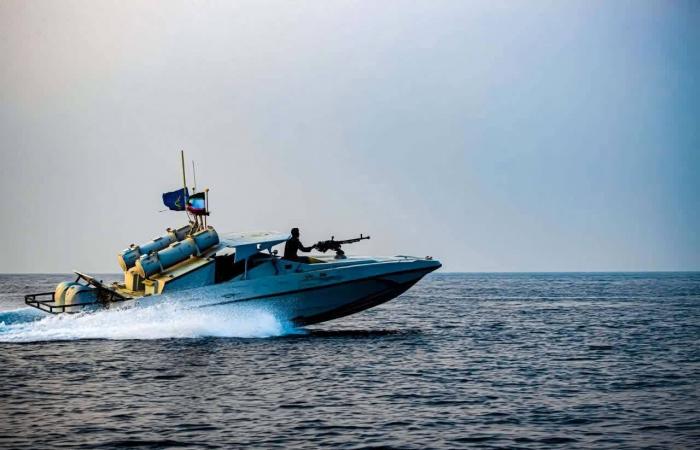 حصار
      «هرمز»
      خطوة
      بخطوة:
      ماذا
      نعرف
      حتى
      الآن؟