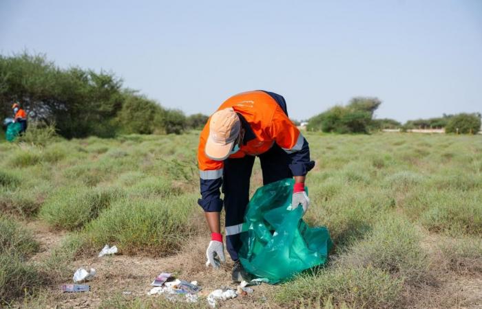 البيئة تنظم حملة لتنظيف روضة أبا النجم بمناسبة يوم الأرض وتعزز حماية الروض الطبيعية في قطر