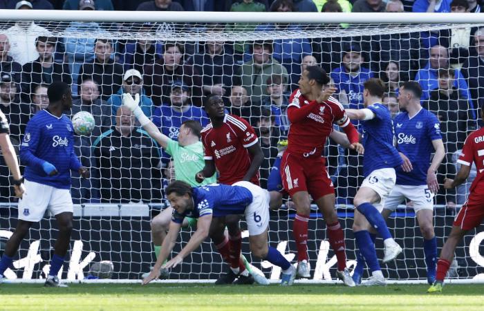 غنابري
      يؤكد
      غيابه
      عن
      مونديال
      2026
      بسبب
      الإصابة