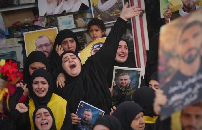 ضغوط
      على
      ترمب
      لمطالبة
      إسرائيل
      بوقف
      «إبادة»
      القرى
      اللبنانية