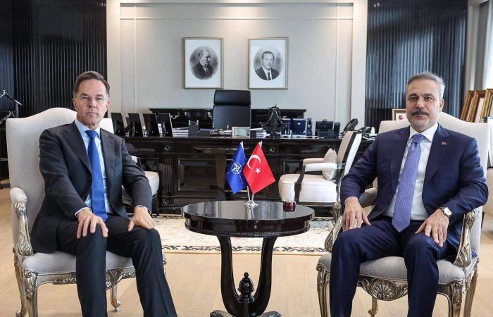 أمين
      حلف
      «الأطلسي»
      من
      تركيا:
      إيران
      تبث
      الرعب
      والفوضى