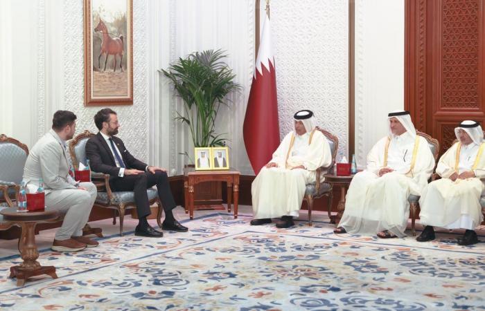 رئيس مجلس الشورى يجتمع مع السفير الإسباني