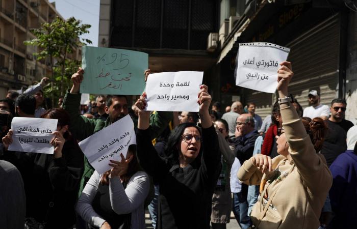 «داعش»
      يغيّر
      أولوياته
      ويسعى
      لرفع
      «تكلفة
      الحكم»
      في
      سوريا