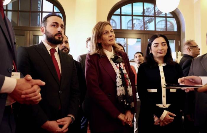 عام
      على
      تأسيس
      منصة
      «بداية
      جديدة
      في
      سوريا»...
      وزيرة
      التنمية
      الألمانية
      تدعو
      إلى
      حماية
      التنوع