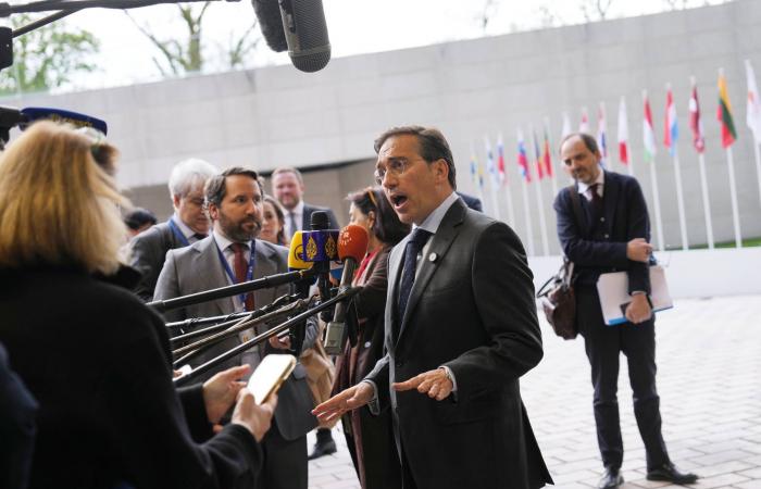 قتيلان
      بهجوم
      إسرائيلي
      على
      سيارة
      في
      جنوب
      لبنان