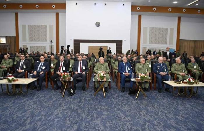 الجزائر
      في
      مواجهة
      الحدود
      المشتعلة
      وتمدد
      الإرهاب