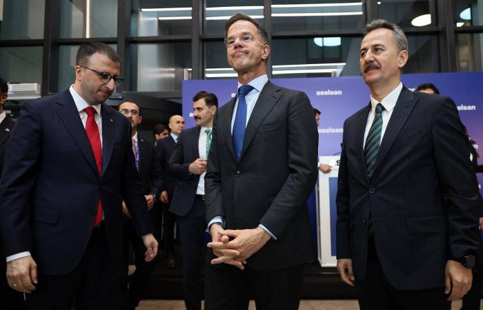 أمين
      حلف
      «الأطلسي»
      من
      تركيا:
      إيران
      تبث
      الرعب
      والفوضى