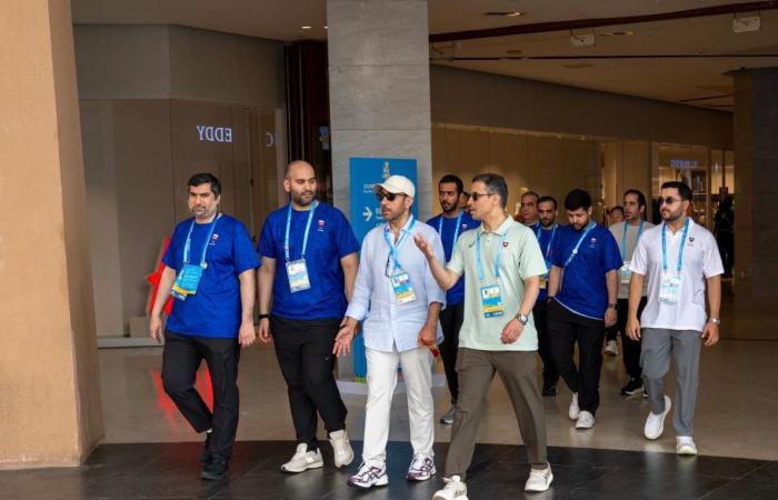 مسؤولو اللجنة الأولمبية القطرية يتفقدون بعثة قطر في الألعاب الآسيوية الشاطئية 2026