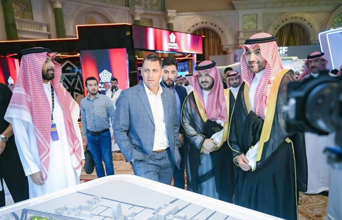 شراكة
      سعودية
      عالمية
      لتعزيز
      سباقات
      الهيدروجين