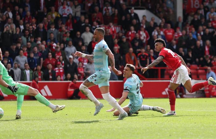 غنابري
      يؤكد
      غيابه
      عن
      مونديال
      2026
      بسبب
      الإصابة