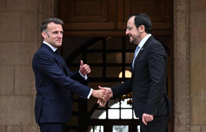 لندن
      وباريس
      تبديان
      تفاؤلاً
      بإحراز
      «تقدم
      حقيقي»
      في
      «خطة
      هرمز»