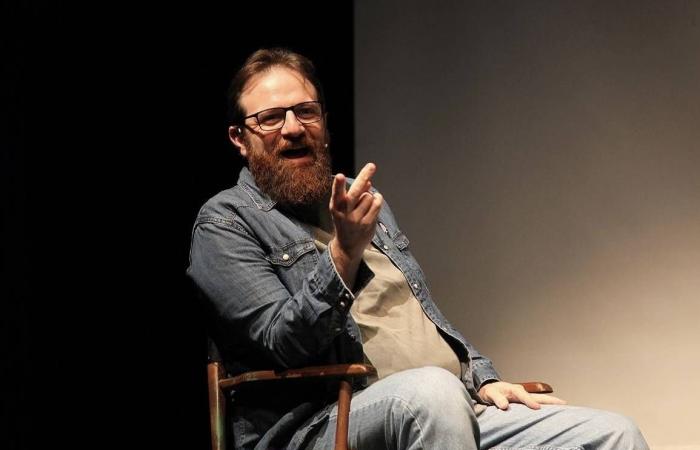 «كافيه
      مونو»
      فسحة
      ثقافية
      بيروتية
      تتحدَّى
      واقع
      الحرب