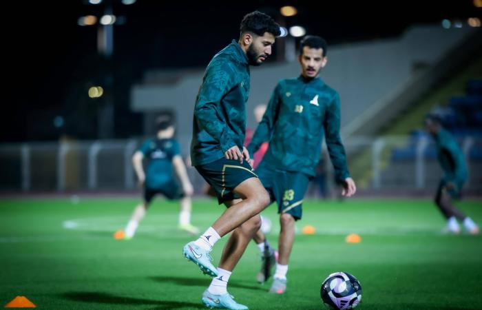 الفتح
      بشعار
      «لا
      للخسارة»
      يصطدم
      بالخليج
      في
      قمة
      شرقاوية