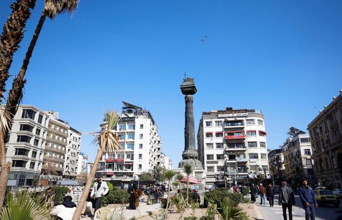 مصادر
      في
      الكونغرس
      لـ«الشرق
      الأوسط»:
      انتهى
      زمن
      الإنقاذ
      غير
      المشروط
      في
      لبنان