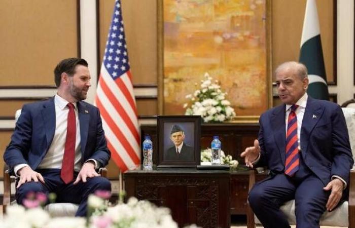 بابا
      الفاتيكان
      يندد
      بقتل
      المحتجين
      في
      إيران
      ويؤكد
      رفضه
      للحرب