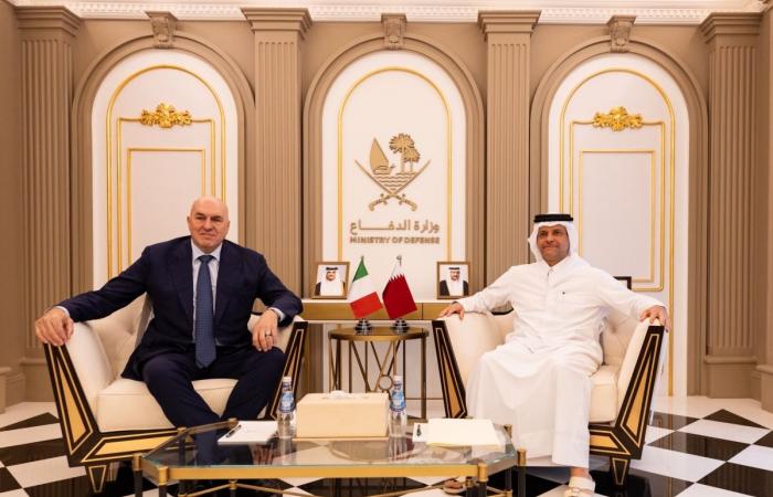 ‏نائب رئيس الوزراء ووزير الدولة لشؤون الدفاع يلتقي وزير الدفاع الإيطالي