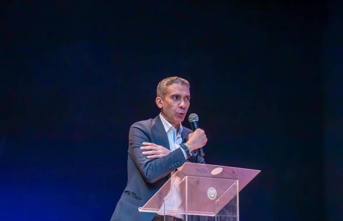 بدء
      «التوقيت
      الصيفي»
      بمصر...
      هل
      تتغير
      مواعيد
      «غلق
      المحال»؟