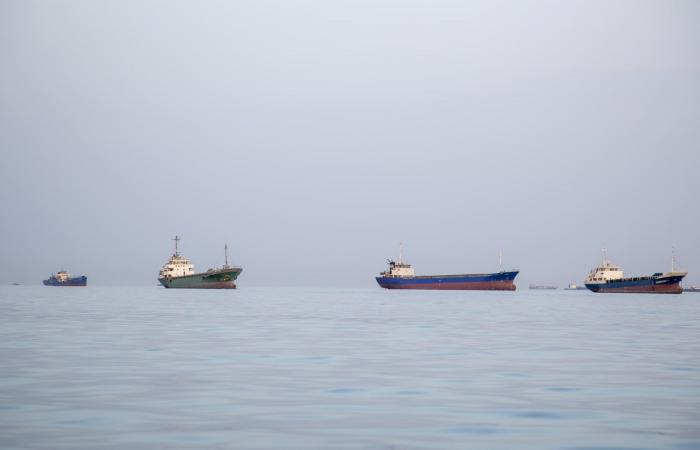 الجيش الأمريكي يرد عل تقارير بإفلات سفن نفطية إيرانية من الحصار