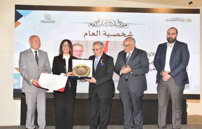 مقتل
      امرأة
      هاجمها
      دبّ
      في
      بولندا