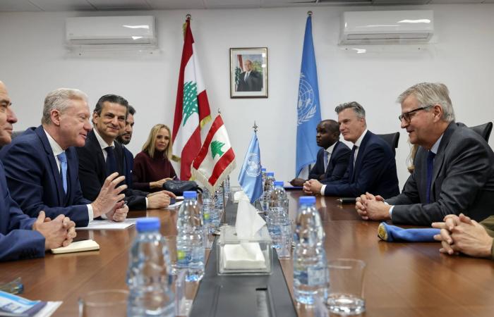 وزير
      الخارجية
      اللبناني
      لـ«الشرق
      الأوسط»:
      الدولة
      صاحبة
      قرار
      التفاوض
      مع
      إسرائيل