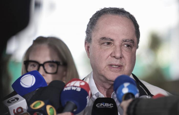 الرئيس
      البرازيلي
      خضع
      لجراحة
      لإزالة
      كتلة
      جلدية
      من
      فروة
      الرأس