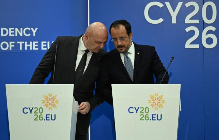 عون:
      لبنان
      يرفض
      أن
      يكون
      «ورقة
      تفاوض»
      في
      الصراعات
      الإقليميَّة