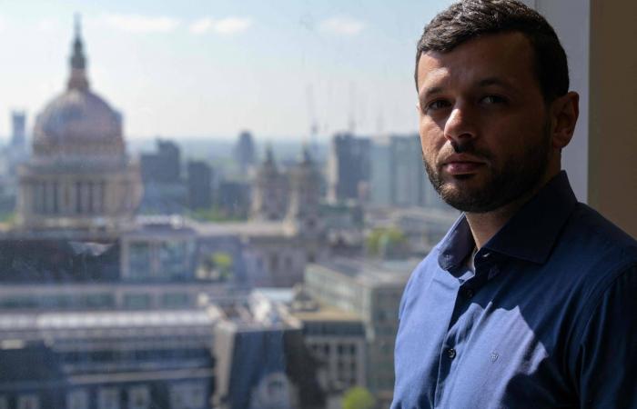 عرب
      البرغوثي:
      والدي
      مروان
      يمكنه
      قيادة
      «تجديد
      ديمقراطي»
      في
      فلسطين