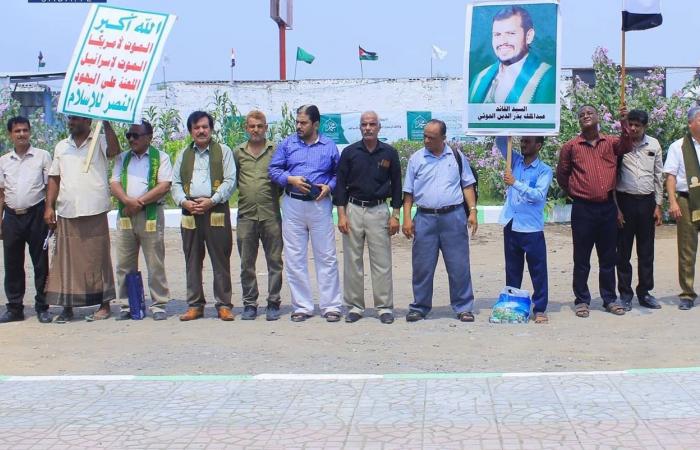 الحوثيون
      يطلقون
      أسماء
      قتلاهم
      على
      مدارس
      في
      صنعاء