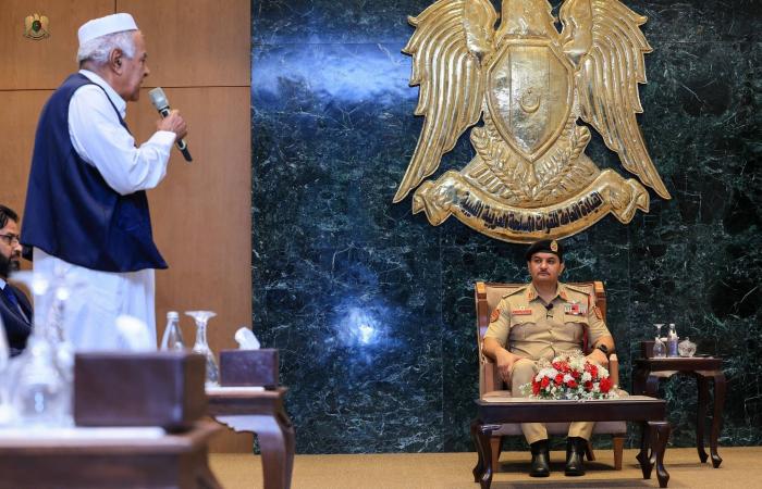 «الوطني
      الليبي»
      يعزز
      علاقته
      بقبائل
      «التبو»
      لإحكام
      قبضته
      على
      الجنوب