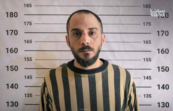 سوريا:
      «عيد
      شعبي»
      بعد
      القبض
      على
      المتهم
      الأول
      بـ«مجزرة
      التضامن»