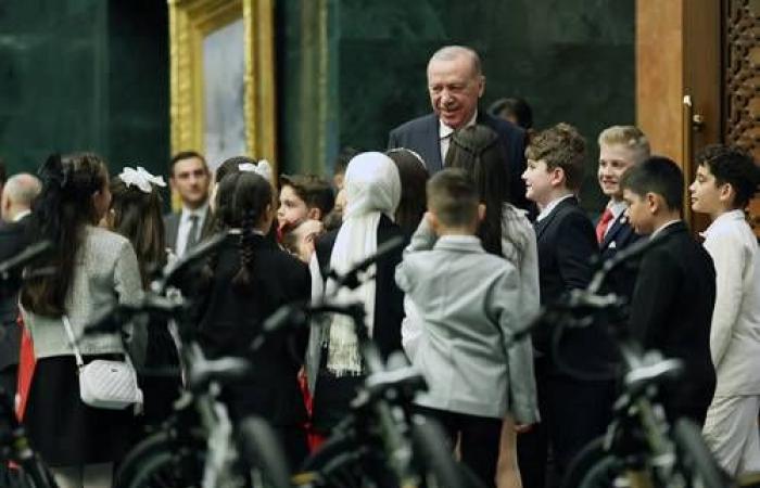 البيت
      الأبيض:
      ويتكوف
      وكوشنر
      يتوجهان
      إلى
      باكستان
      لإجراء
      محادثات
      مع
      إيران