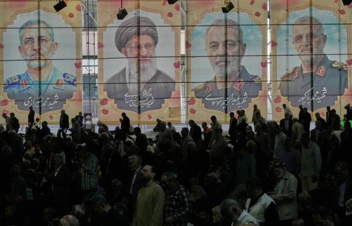 إسلام
      آباد
      تنتظر
      جولة
      أميركية
      ـ
      إيرانية
      مؤجلة